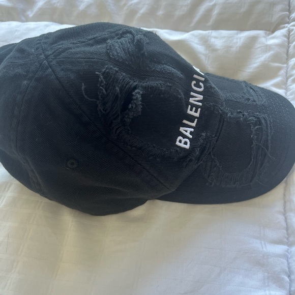 Balenciaga hat - Picture 2 of 3